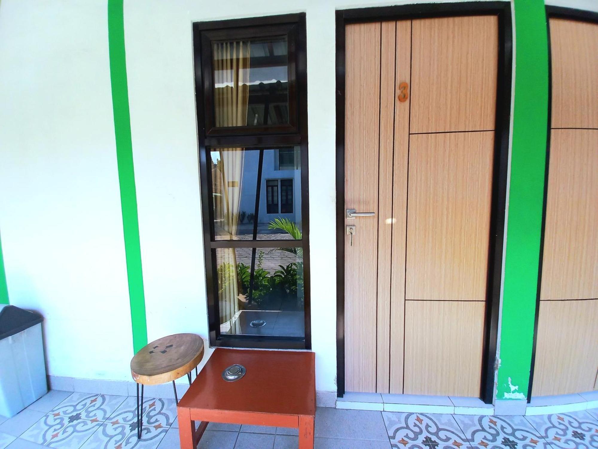 Hotel Jogja Kili Suci By Simply Homy Джокьякарта Экстерьер фото